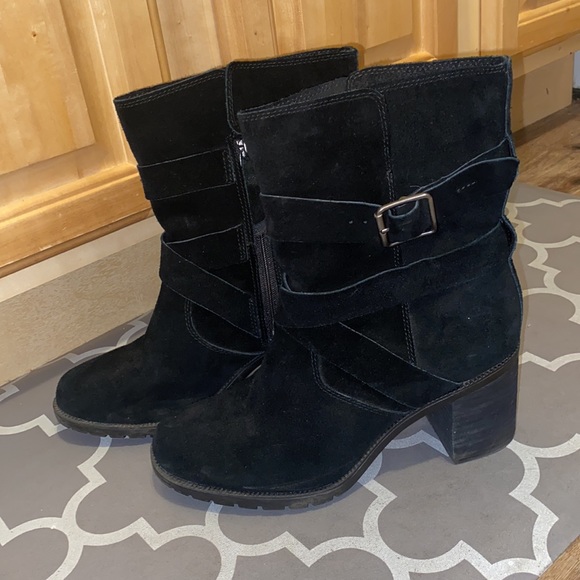 CLARKS ARTISAN MALVET DORIS BLACK SUEDE STACK HEEL ORTHOLITE BOOTIE SZ 8M - Picture 7 of 7